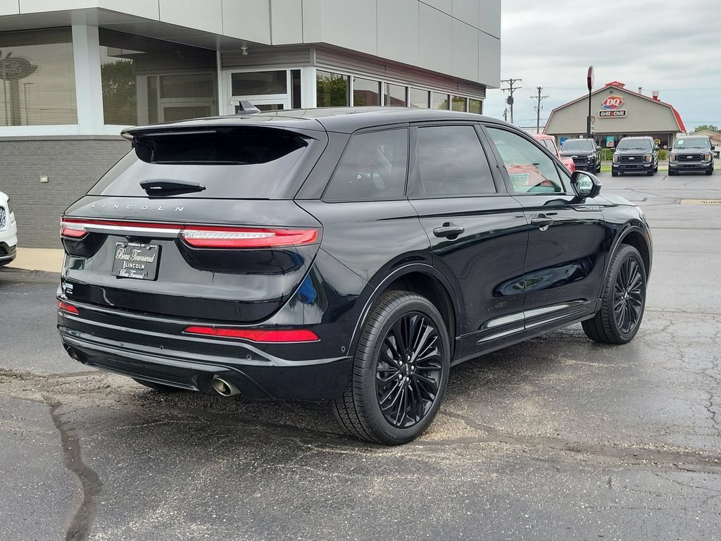 Certified 2023 Lincoln Corsair AWD w/ Equipment Group 102A image 4