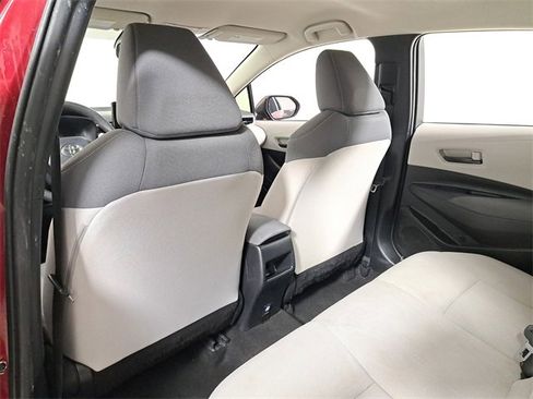 Used 2022 Toyota Corolla LE image 11
