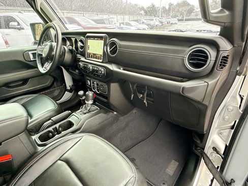 Used 2023 Jeep Wrangler Unlimited Sahara w/ Cold Weather Group image 33