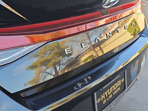 Used 2023 Hyundai Elantra SEL w/ Convenience Package FWD image 11