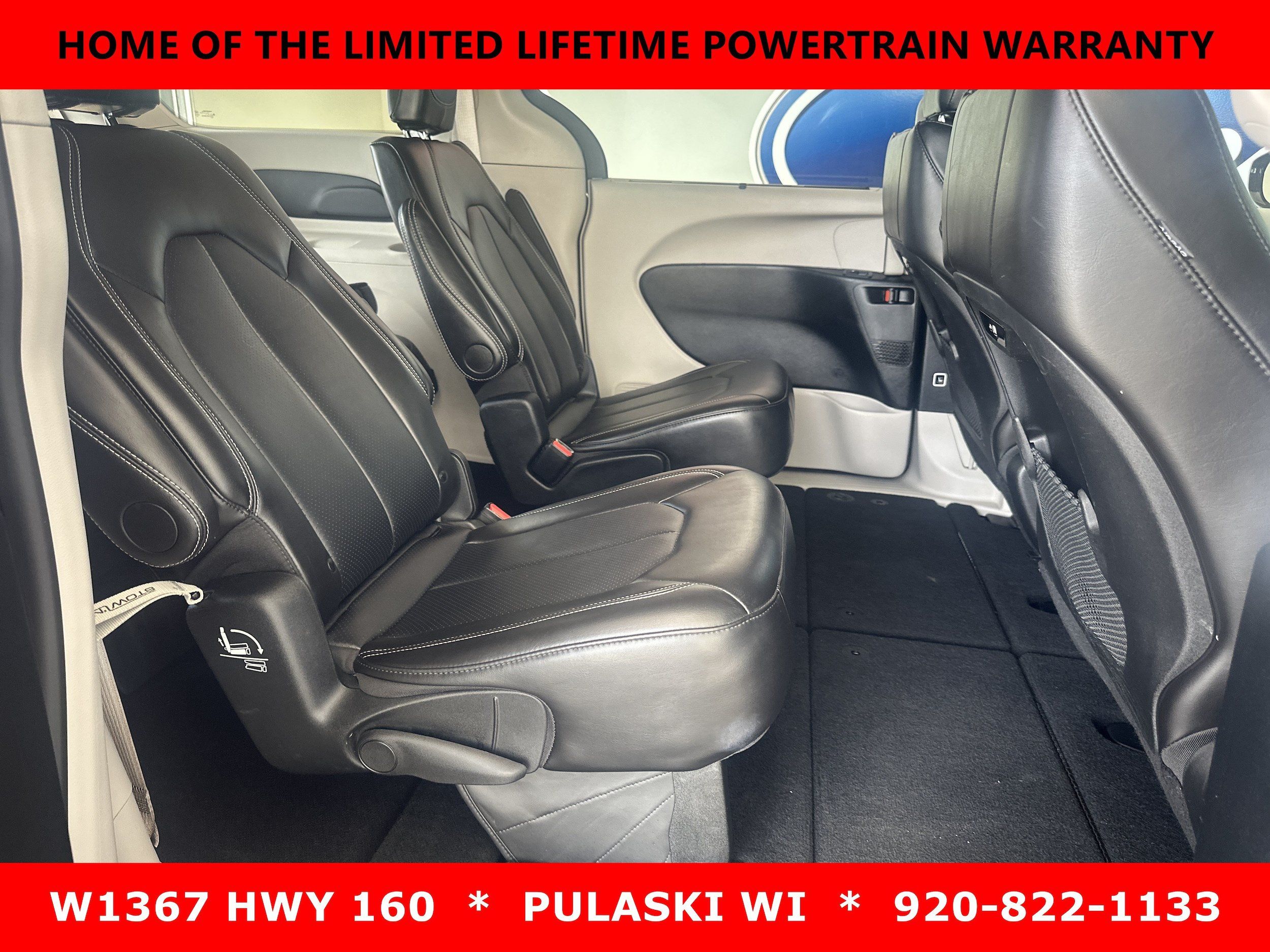 Used 2024 Chrysler Pacifica Touring-L FWD image 5