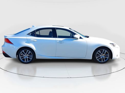 Used 2020 Lexus IS 300 image 4