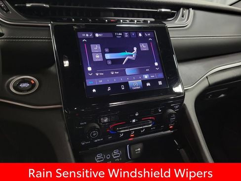 Used 2024 Jeep Grand Cherokee Laredo w/ Luxury Tech Group I AWD/4WD image 14