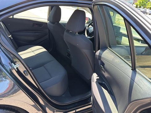 Used 2022 Toyota Corolla LE FWD image 25