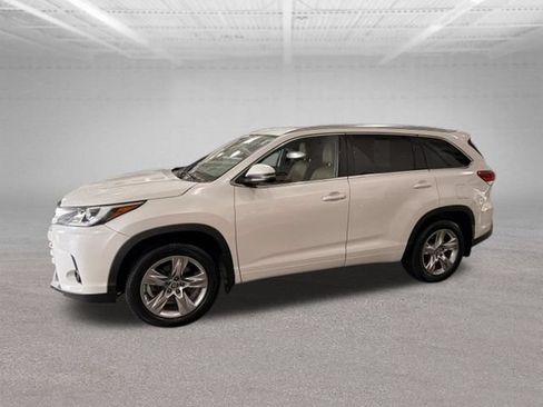Used 2017 Toyota Highlander Limited AWD/4WD image 4