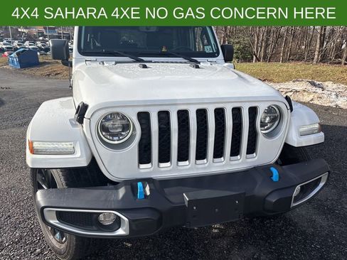 Used 2022 Jeep Wrangler Unlimited Sahara w/ Cold Weather Group image 8