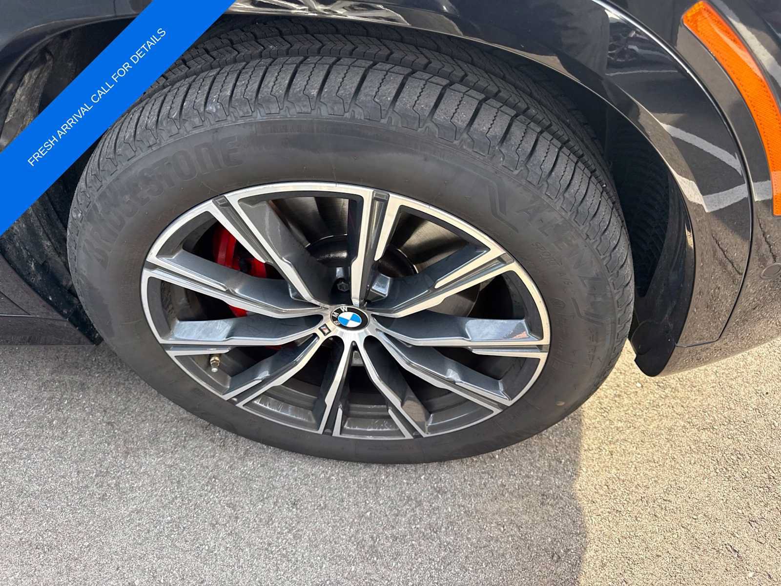 Used 2022 BMW X6 xDrive40i w/ M Sport Package AWD/4WD image 4