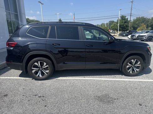 Used 2024 Volkswagen Atlas SE AWD/4WD image 8