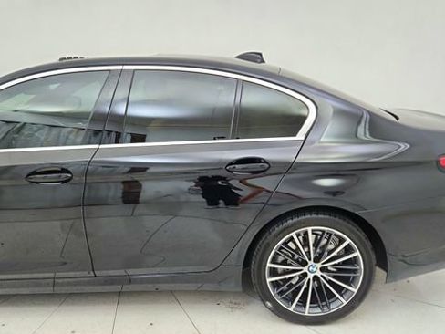Used 2021 BMW 530i w/ Convenience Package image 11