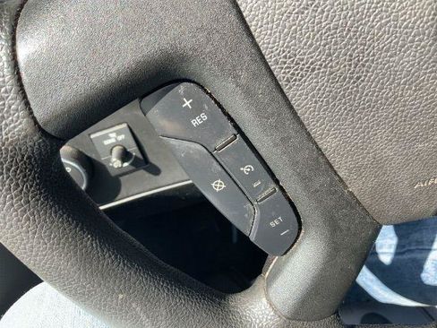 Used 2019 Chevrolet Express 2500 w/ Driver Convenience Package RWD image 21