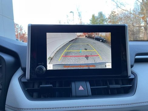 Used 2025 Toyota RAV4 XLE image 26