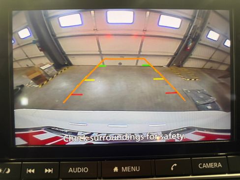 Used 2024 Nissan Rogue S FWD image 15