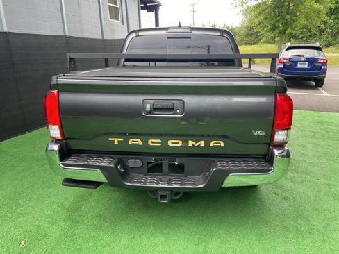 Used 2017 Toyota Tacoma TRD Off-Road w/ Tow Package (A/T) AWD/4WD image 5