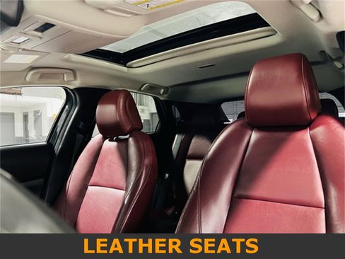 Used 2024 MAZDA CX-30 AWD 2.5 S w/ Preferred Package image 3