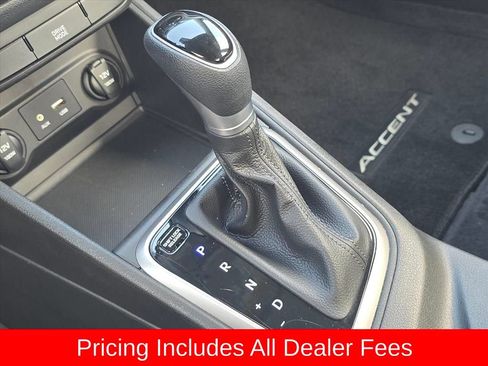 Used 2022 Hyundai Accent SE FWD image 23