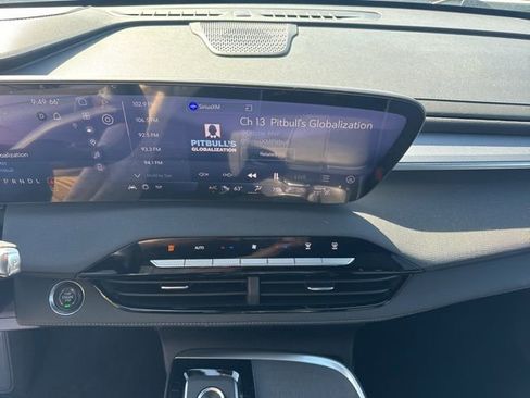 Used 2025 Buick Enclave Sport Touring image 12