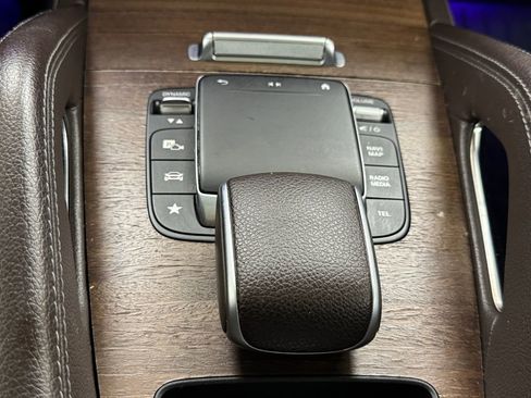 Used 2021 Mercedes-Benz GLE 450 4MATIC image 25