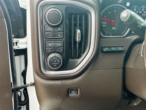 Used 2019 Chevrolet Silverado 1500 LTZ w/ LTZ Texas Edition image 10