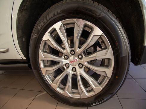 Used 2023 GMC Yukon Denali w/ Denali Reserve Package image 28