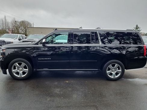Used 2020 Chevrolet Suburban Premier w/ Max Trailering Package AWD/4WD image 4