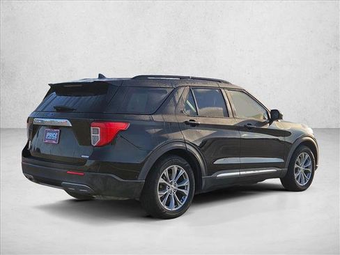 Used 2020 Ford Explorer XLT w/ Equipment Group 202A RWD image 5