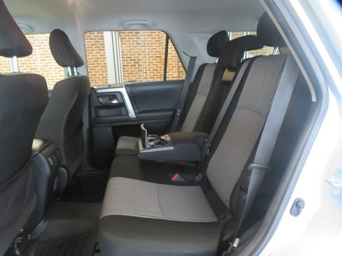 Used 2022 Toyota 4Runner SR5 AWD/4WD image 19