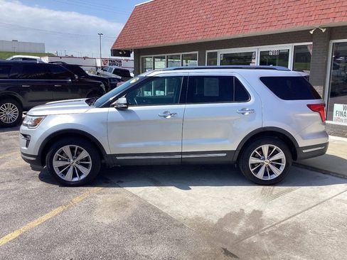 Used 2018 Ford Explorer Limited AWD/4WD image 2