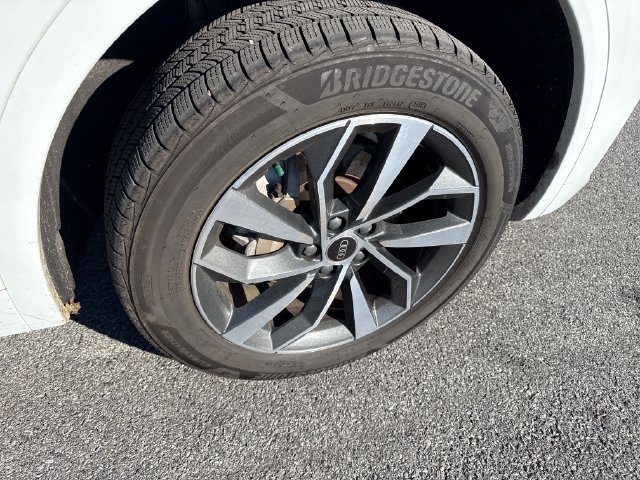 Used 2023 Audi Q5 2.0T Premium w/ Convenience Package AWD/4WD image 11