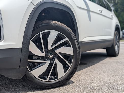Used 2024 Volkswagen Atlas SEL AWD/4WD image 37
