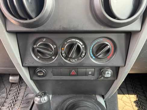 Used 2008 Jeep Wrangler X AWD/4WD image 12
