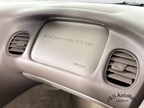 Used 2004 Chevrolet Corvette Coupe w/ Preferred Equipment Group RWD image 30