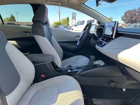 Used 2021 Toyota Corolla LE FWD image 29