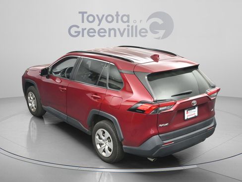 Used 2021 Toyota RAV4 LE image 8