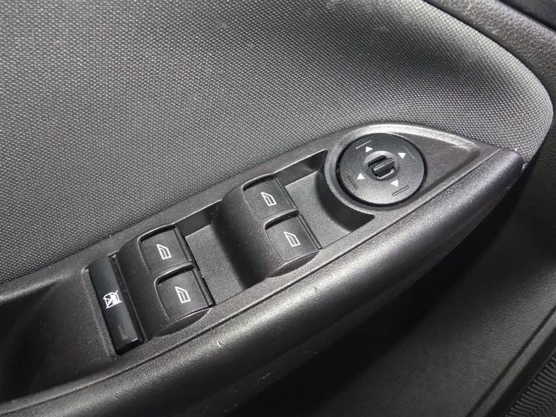 Used 2015 Ford Focus SE w/ Reverse Sensing Package FWD image 19