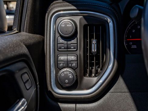 Used 2022 Chevrolet Silverado 1500 LT Trail Boss w/ Convenience Package II image 21