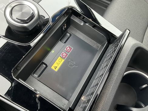 Used 2024 Toyota bZ4X XLE image 7