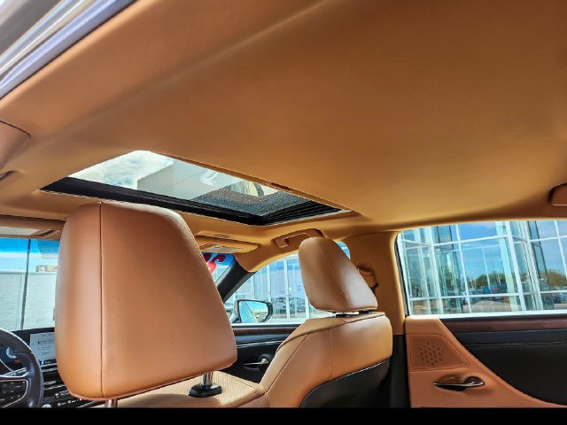 Used 2025 Lexus ES 350 w/ Premium Package FWD image 13