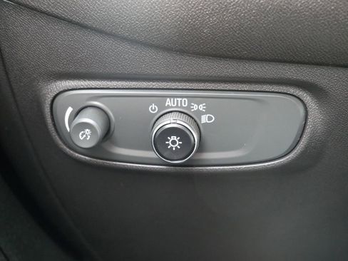 Used 2023 Chevrolet Equinox LS w/ LS Convenience Package image 22