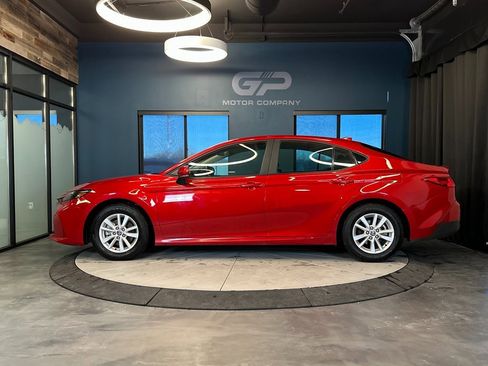 Used 2025 Toyota Camry LE w/ Convenience Package image 6