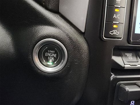 Used 2020 GMC Sierra 3500 AT4 image 34