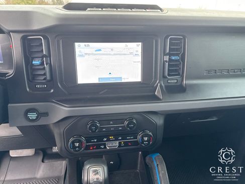 Used 2023 Ford Bronco Black Diamond w/ Sasquatch Package image 15