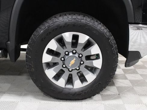 Used 2024 Chevrolet Silverado 2500 LTZ w/ LTZ Convenience Package AWD/4WD image 45