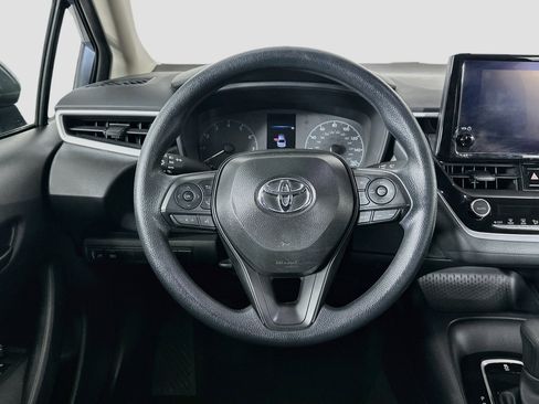 Used 2025 Toyota Corolla LE FWD image 17