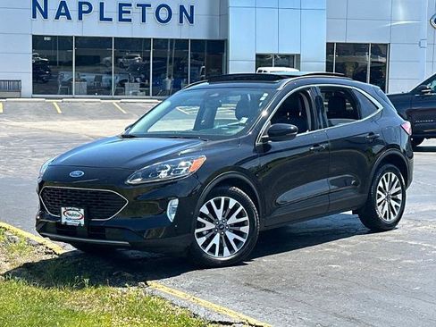 Certified 2020 Ford Escape Titanium w/ Titanium Premium Package 2.0 AWD/4WD image 2