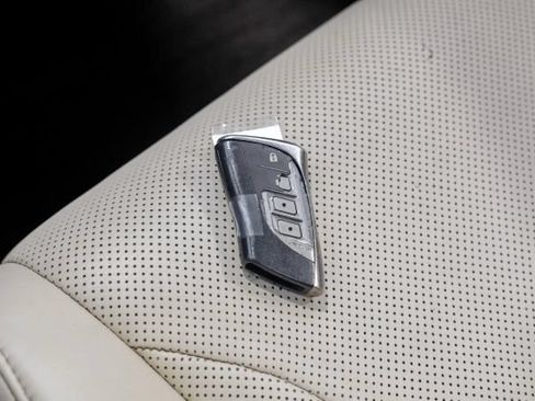 Used 2018 Lexus LS 500 w/ Accessory Package (Z1) RWD image 82