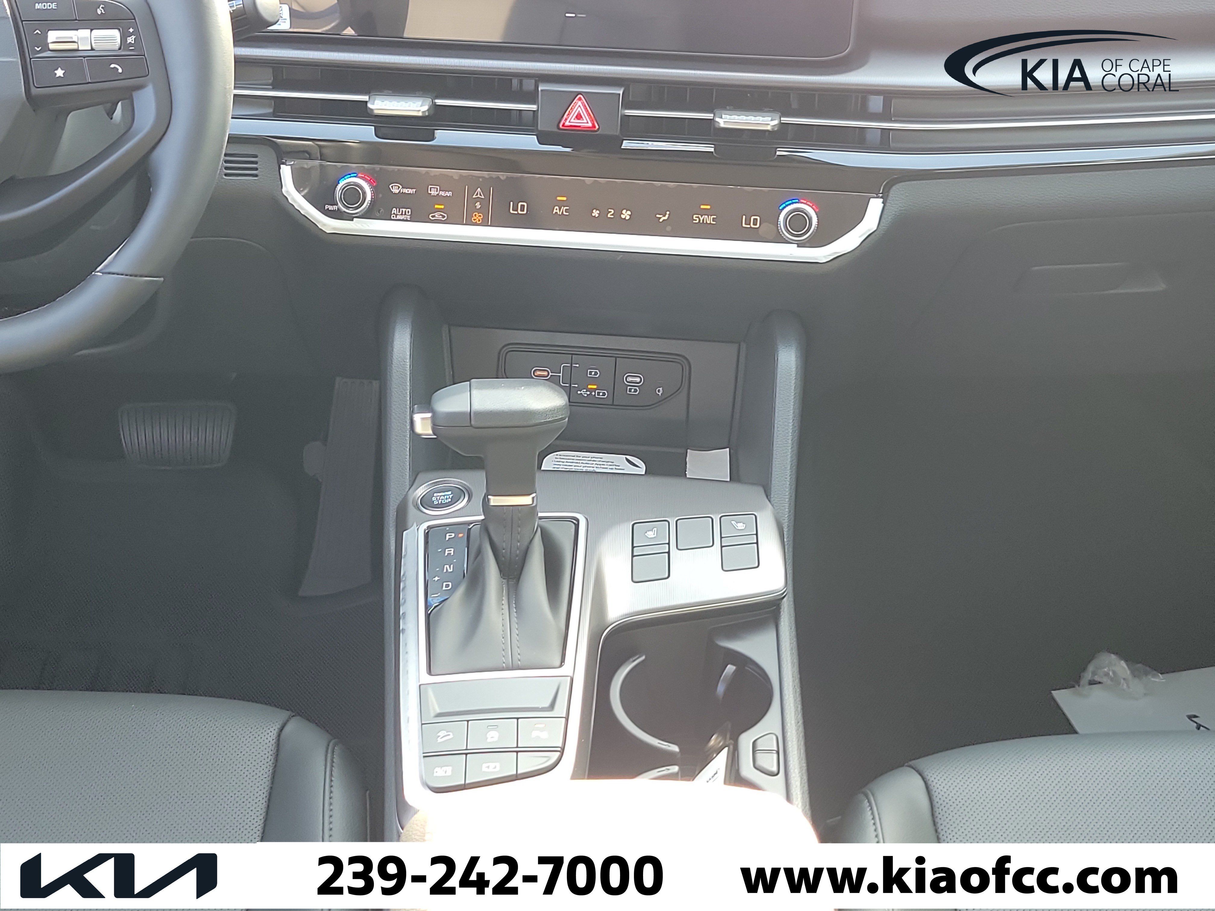 New 2026 Kia Sportage EX w/ EX Panorama Roof Package FWD image 19
