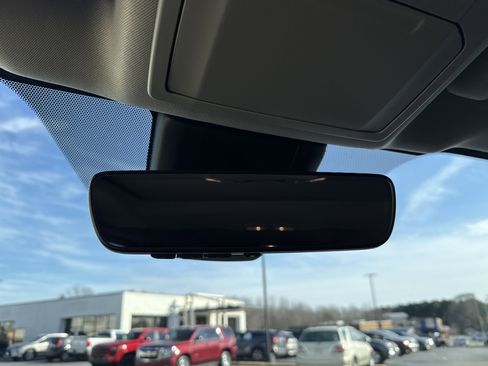 Used 2024 Toyota Highlander XLE image 27