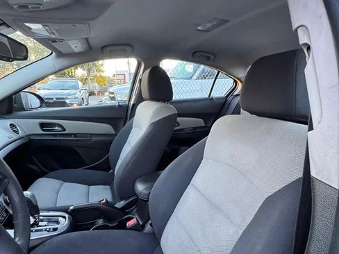 Used 2015 Chevrolet Cruze LS image 8