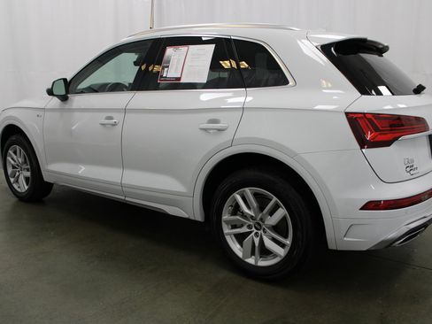 Used 2022 Audi Q5 2.0T Premium w/ Convenience Package image 9