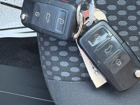 Used 2010 Volkswagen Tiguan S FWD image 64